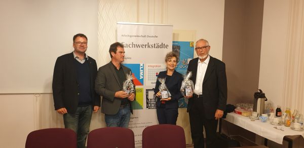  Bgm. Rostek dankt Uwe Ferber, Ministerin Birgit Keller und Prof. Gerner (v.l.n.r) für die geleistete Arbeit in der Fachwerktriennale, Foto: L. Plugge